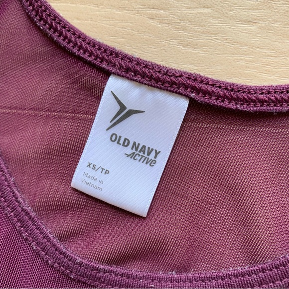 Active wear tank top - Picture 3 of 10